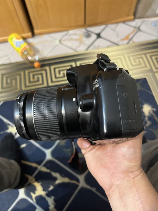 Canon 1100D в отличном состояний