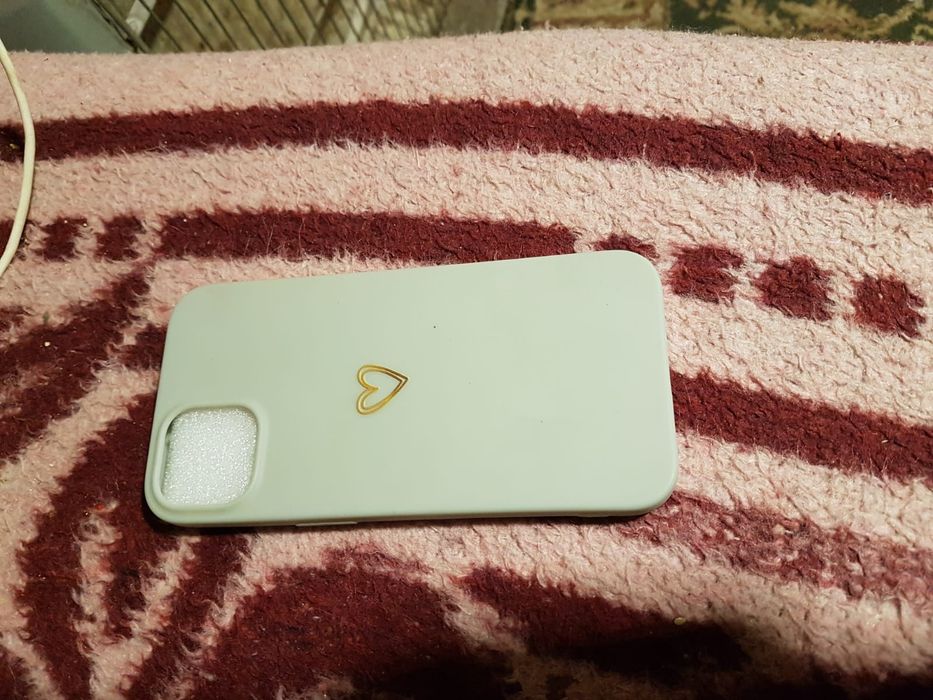 huse de   iPhone 11 și iPhone 13