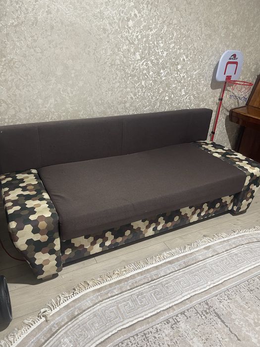 Продам тахту состояние отличное