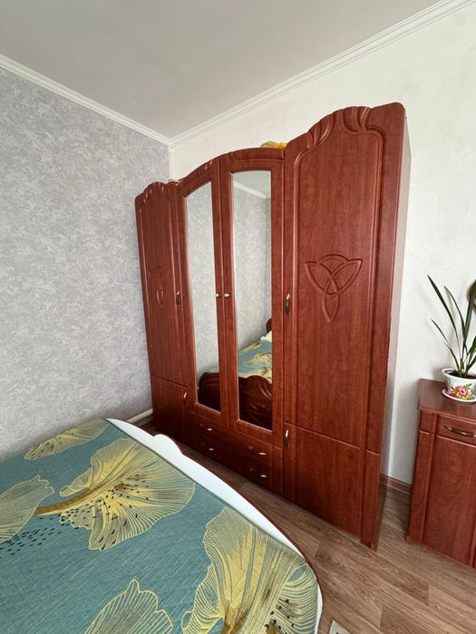 Продам спальный гарнитур