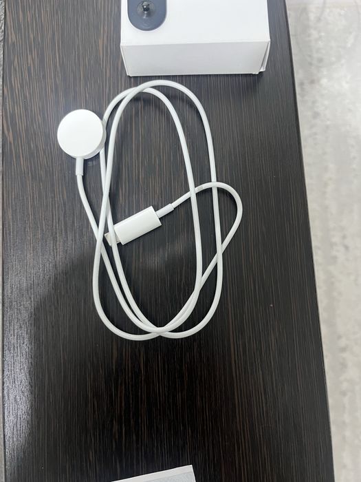 Продам Apple Watch SE 40 mm