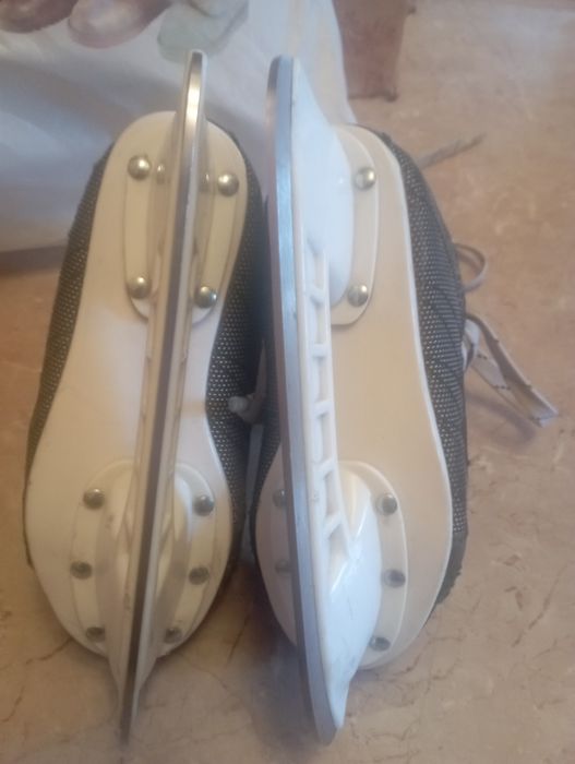 Продам коньки детские