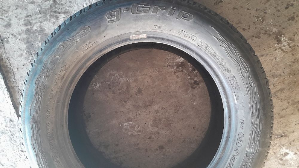 Продам шины 215/60 R16 .