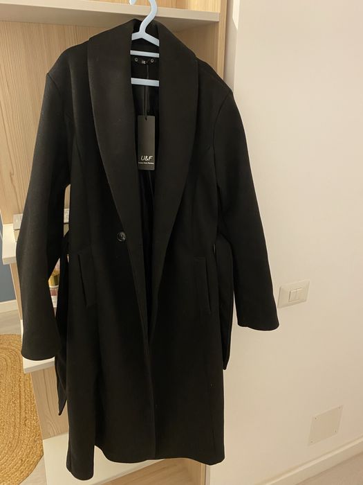 Palton negru U&F
