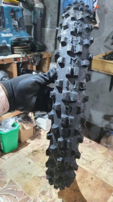 90 90 r 21 Michelin (MediuM)