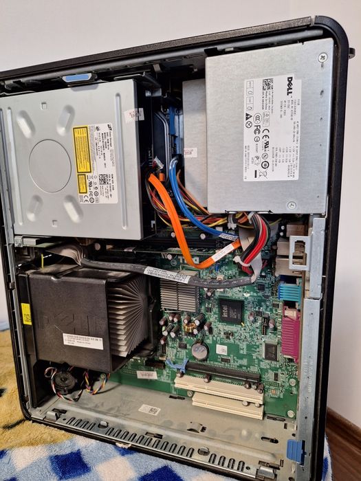 Vând PC Dell în stare foarte bună