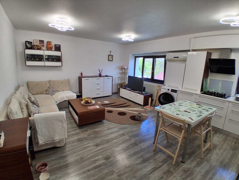 Apartament 3 camere,2 bai, et 3din 4  ,Pacurari