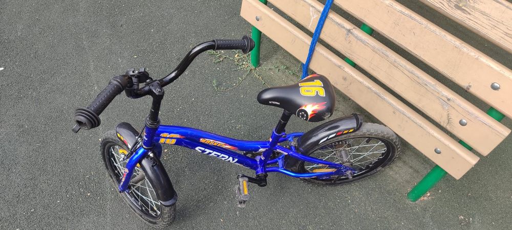 Велосипед на 6-7лет в отличном состоянии