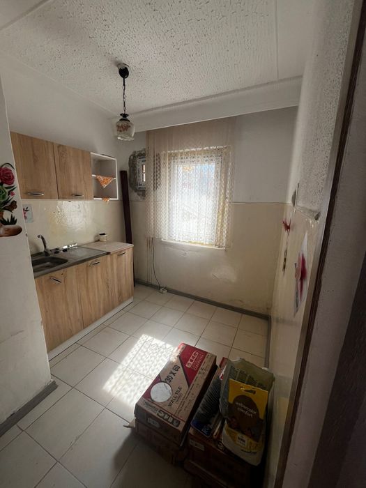 Vand Garsoniera Uricani zona centrala