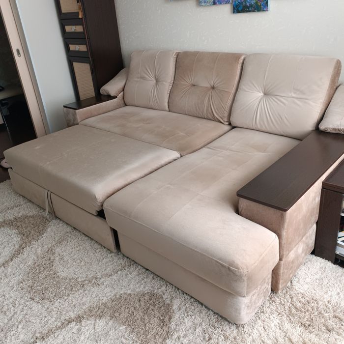 Диван с креслом продается в Костанае.