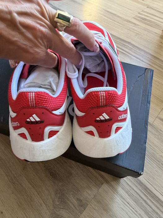 Оригинални нови бяло/червени маратонки Adizero Aruku! 42 н