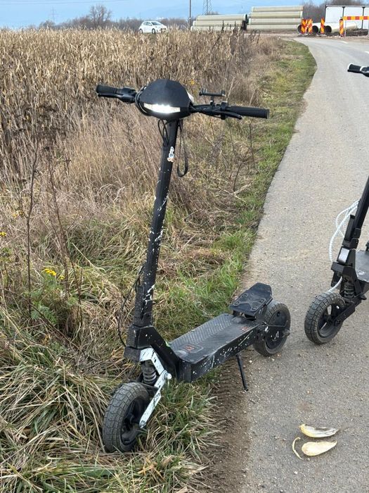 Vând trotineta Kukirin G2 -2024