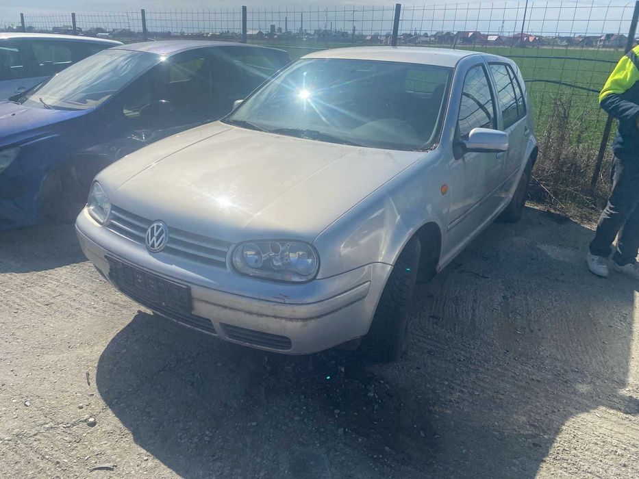 bara fata capota faruri volkswagen golf 4