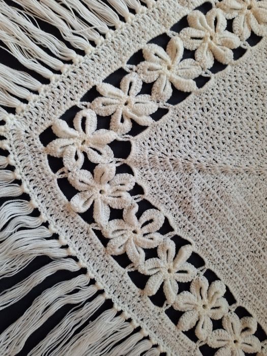 Ръчно плетен шал