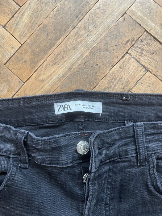 Blugi rupti Zara
