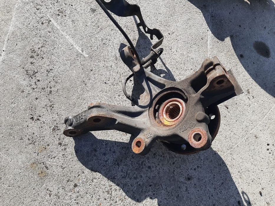 fuzeta dreapta fata  0.9 tce renault captur 2018