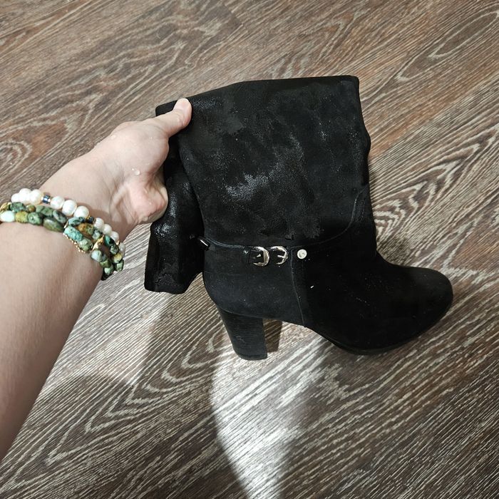 Натуральные замшевые сапоги