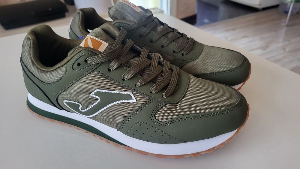 Мъжки обувки и маратонки