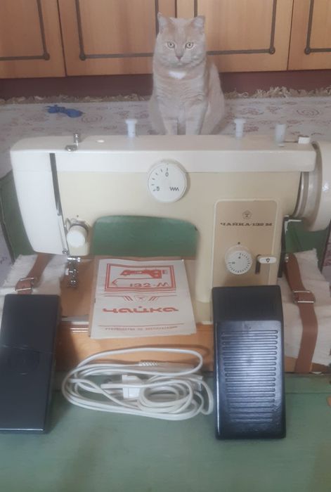 Швейная машинка Чайка