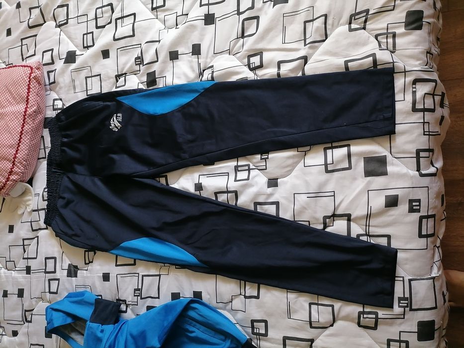 Продавам Детски екип