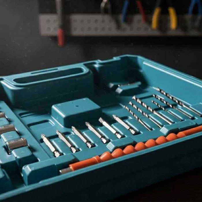 Комплект бормашина с двойна батерия и безчетков мотор