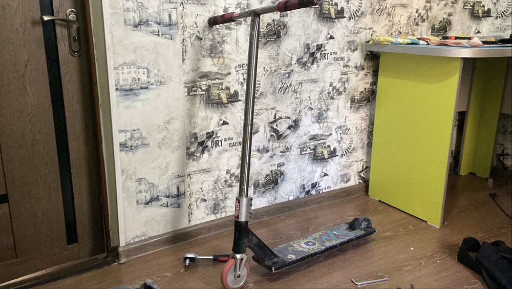 Трюковой самокат