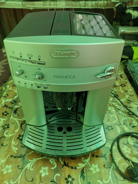 Delonghi - aparat de cafea