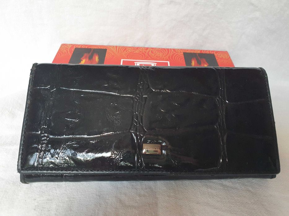 Дамски портфейли от ЕСТЕСТВЕНА КОЖА.