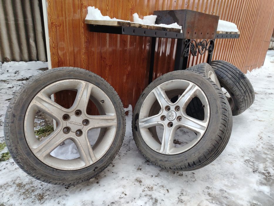 Продам диски с резиной от алтезы