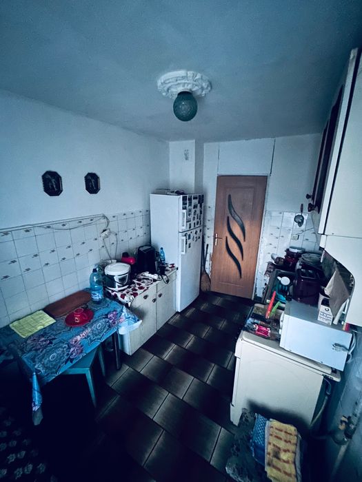 Vând apartament 3 camere p