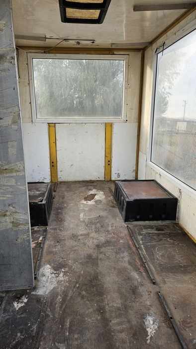 Фургон с пластмасова дограма