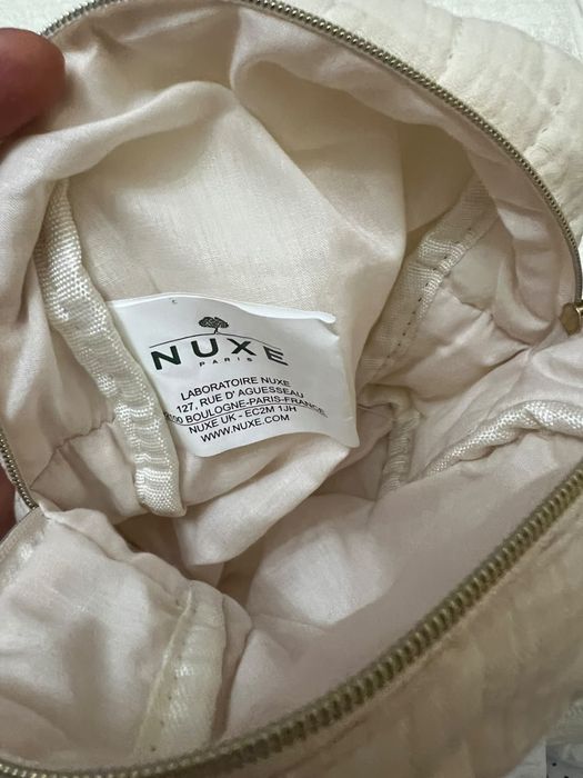 Косметичка nuxe новые 4000
