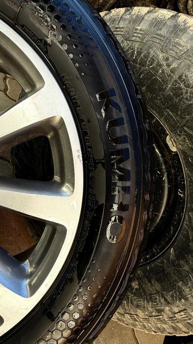 Jante originale Mercedes-Benz R17+anvelope Kumho 225/55 R17 DOT 5124