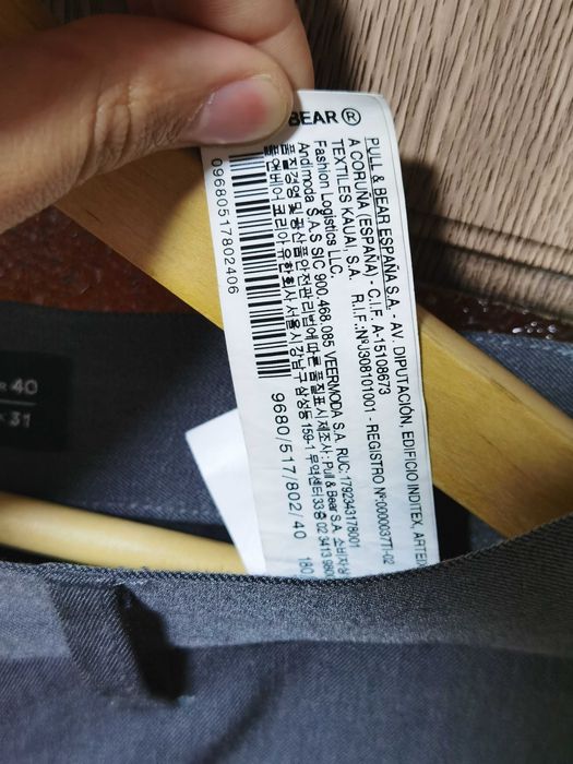 Pantaloni Chino Pull & Bear Gri cu Dungi Laterale Model Deosebit