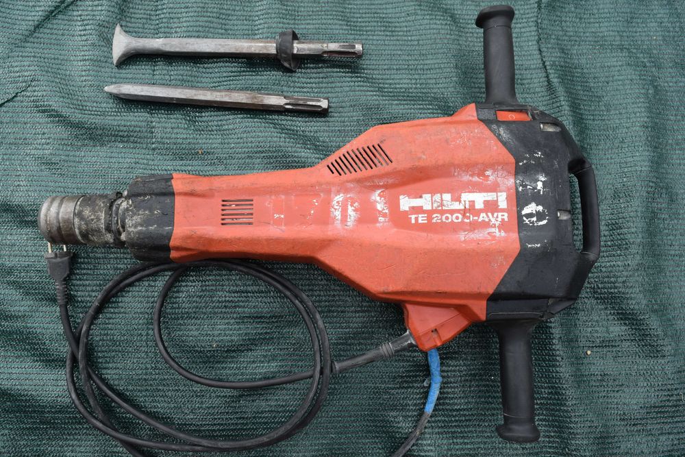 Închiriere Ciocan demolator Hilti TE 2000-AVR + dălți