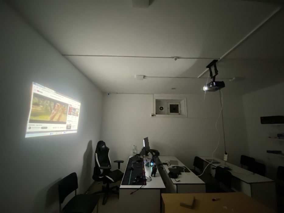 BenQ proyektor sotiladi