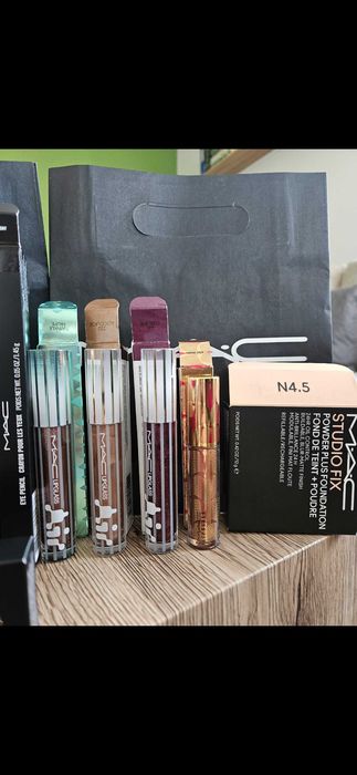 MAC фондьотен Studio Fix  Studio Radiance