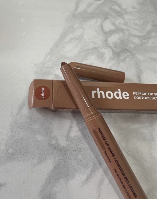 Rhode peptide lip shape /молив за устни