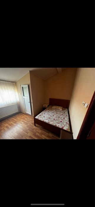 Inchiriez camera in vila