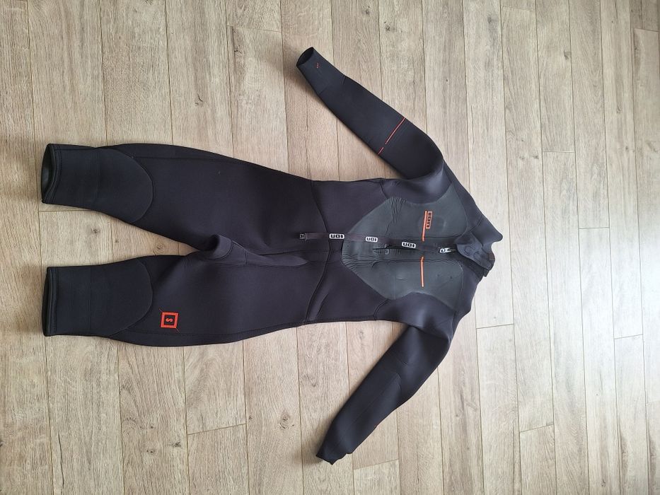 Кайт 13м + 9м + bar + кайт дъски + неопрени + board bag