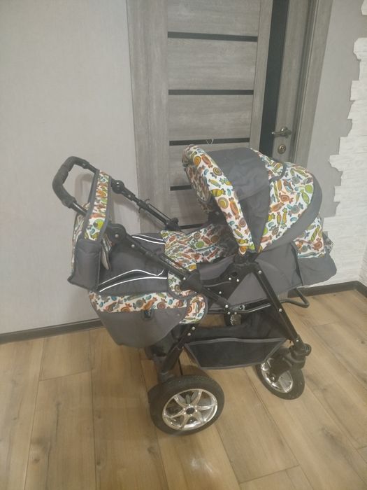 Коляска в хорошем состоянии