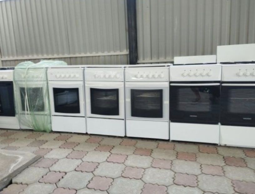 Газ  плита в отличном идиальном состояние