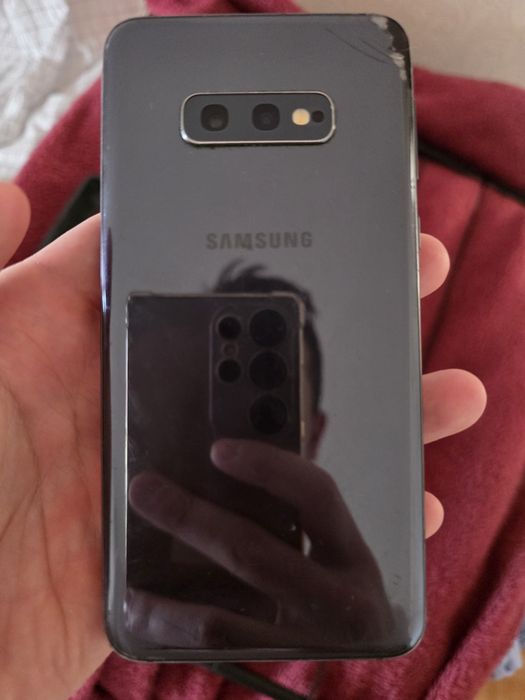 Продам Samsung s10e