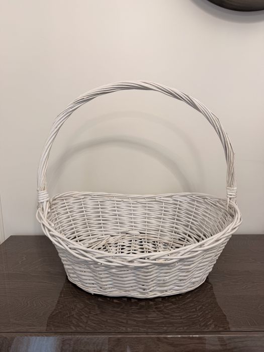 Продам корзину плетенную