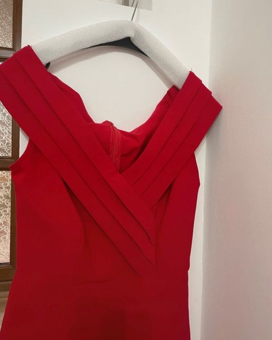 Rochie eleganta scurta roșie