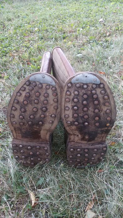 Стари военни ботуши с цинтове