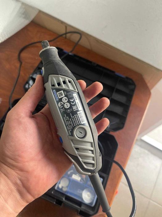 Unealta multifunctionala Dremel 3000, 130 W, cu cablu, pentru gaurit, slefuit + accesorii