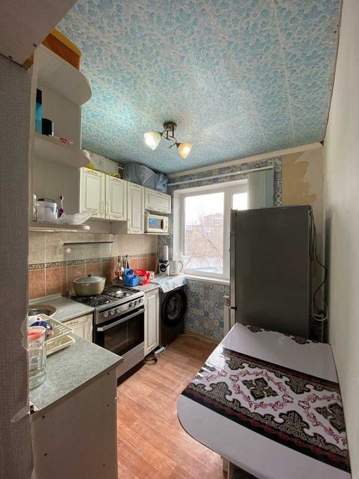 Продам 2х,  6 мкр, на против ТД Самрук