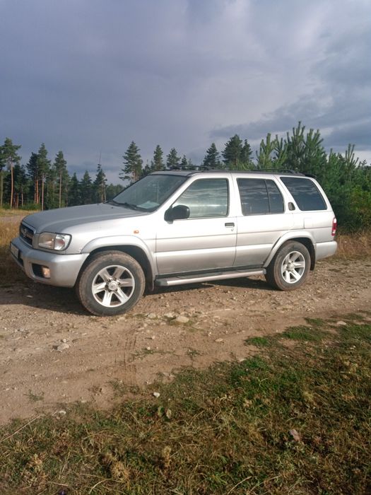 Продава се Nissan pathfinder