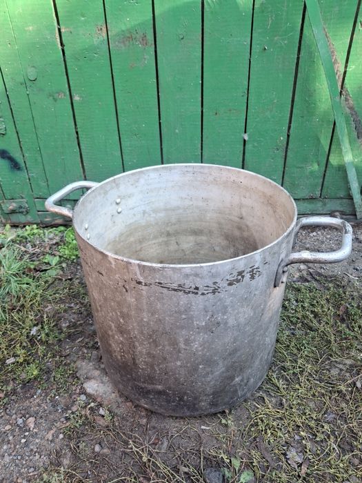Продам кастрюлю. 8000 тенге.